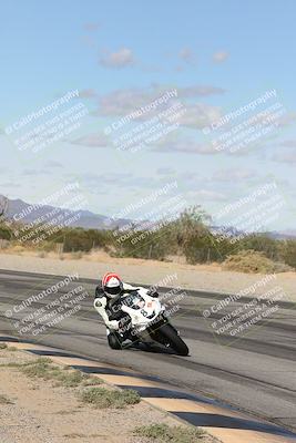 media/Nov-16-2025-Race Pace (Sun) [[8c5fa54630]]/Verified Riders/4-Turn 3 Inside (1050am)/